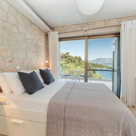 Villa Spilia Bay House *