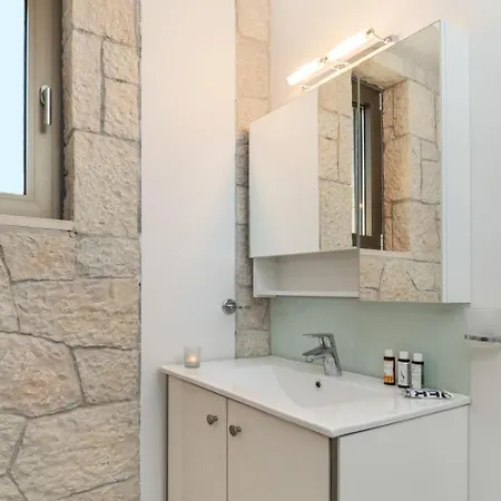 Spilia Bay House *